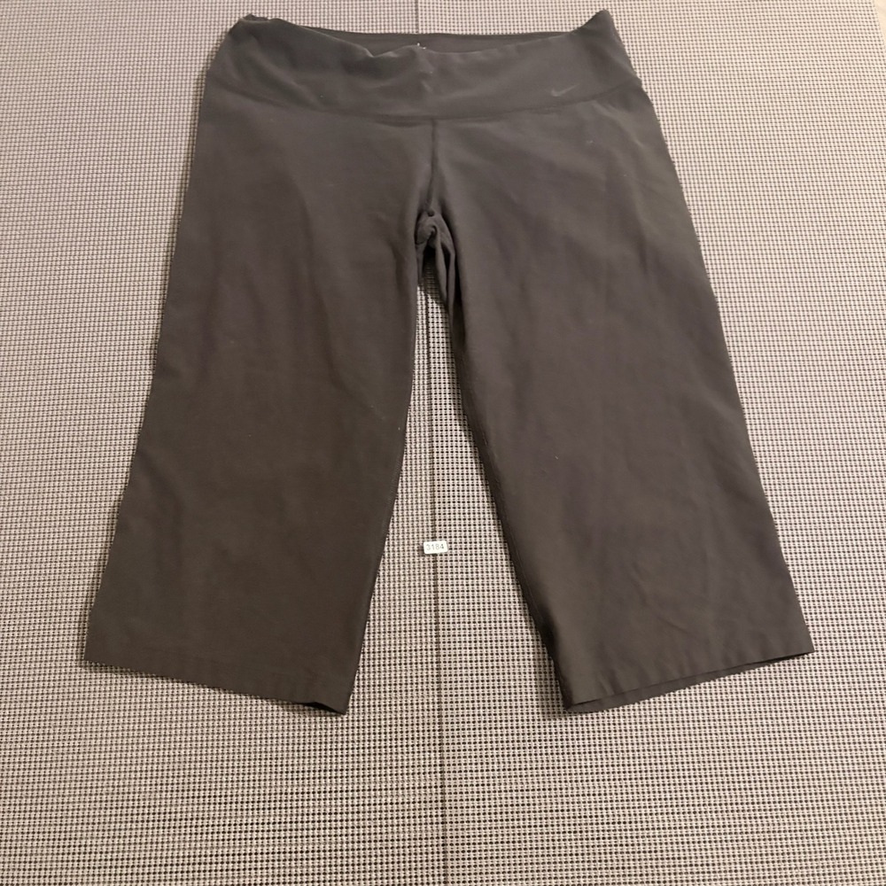 Nike Dri-FIT Womens Black Cropped Straight Leg Athletic Capri Pants Size L